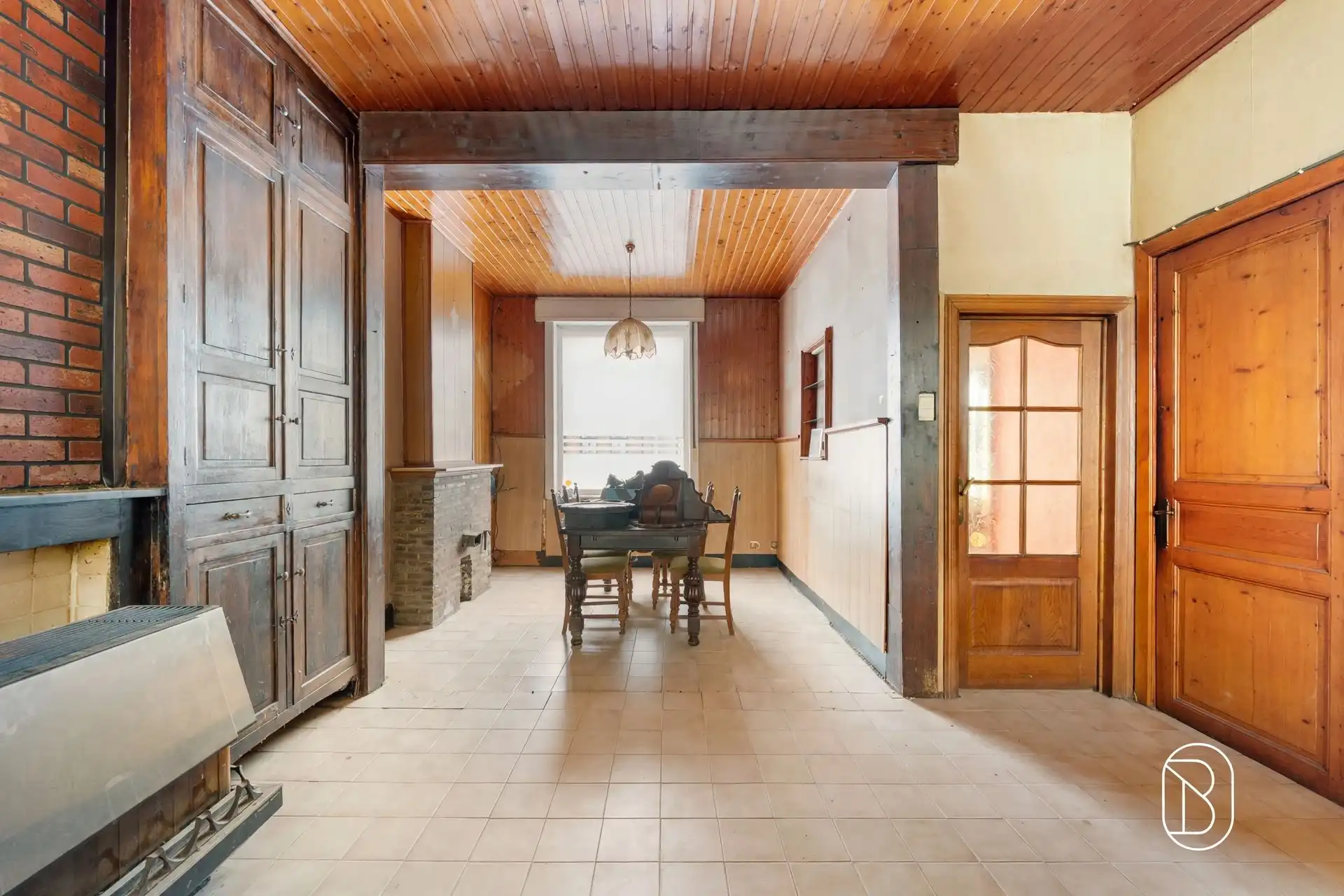 Te renoveren / af te breken woning met POTENTIEEL en uitweg foto 6