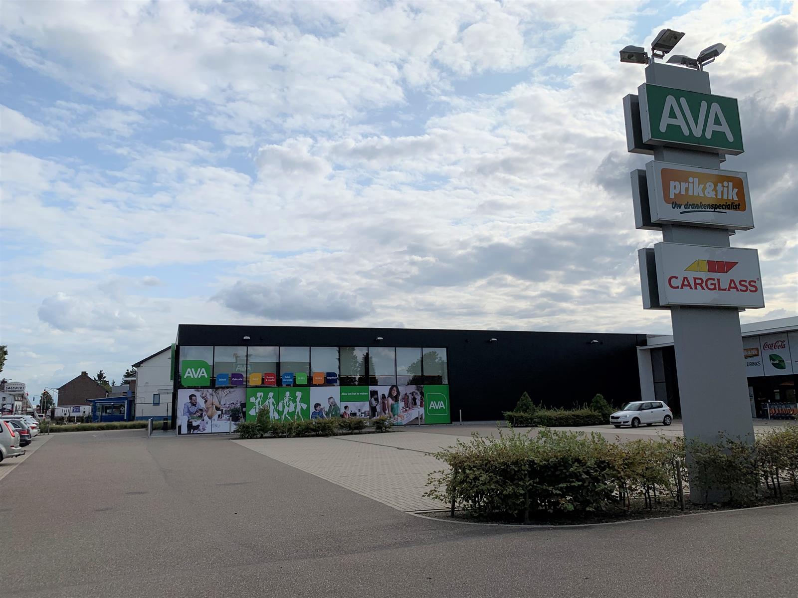 COMMERCIËLE RUIMTE 1.000M² MET PARKING LANGS RIJKSWEG IN MAASMECHELEN.  foto 7