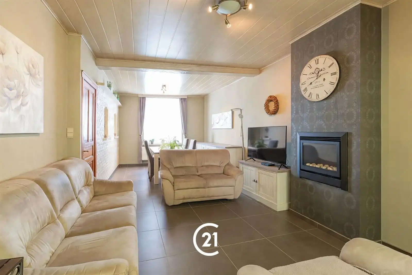Instapklare woning met verzorgde tuin te Kruisem! foto 2