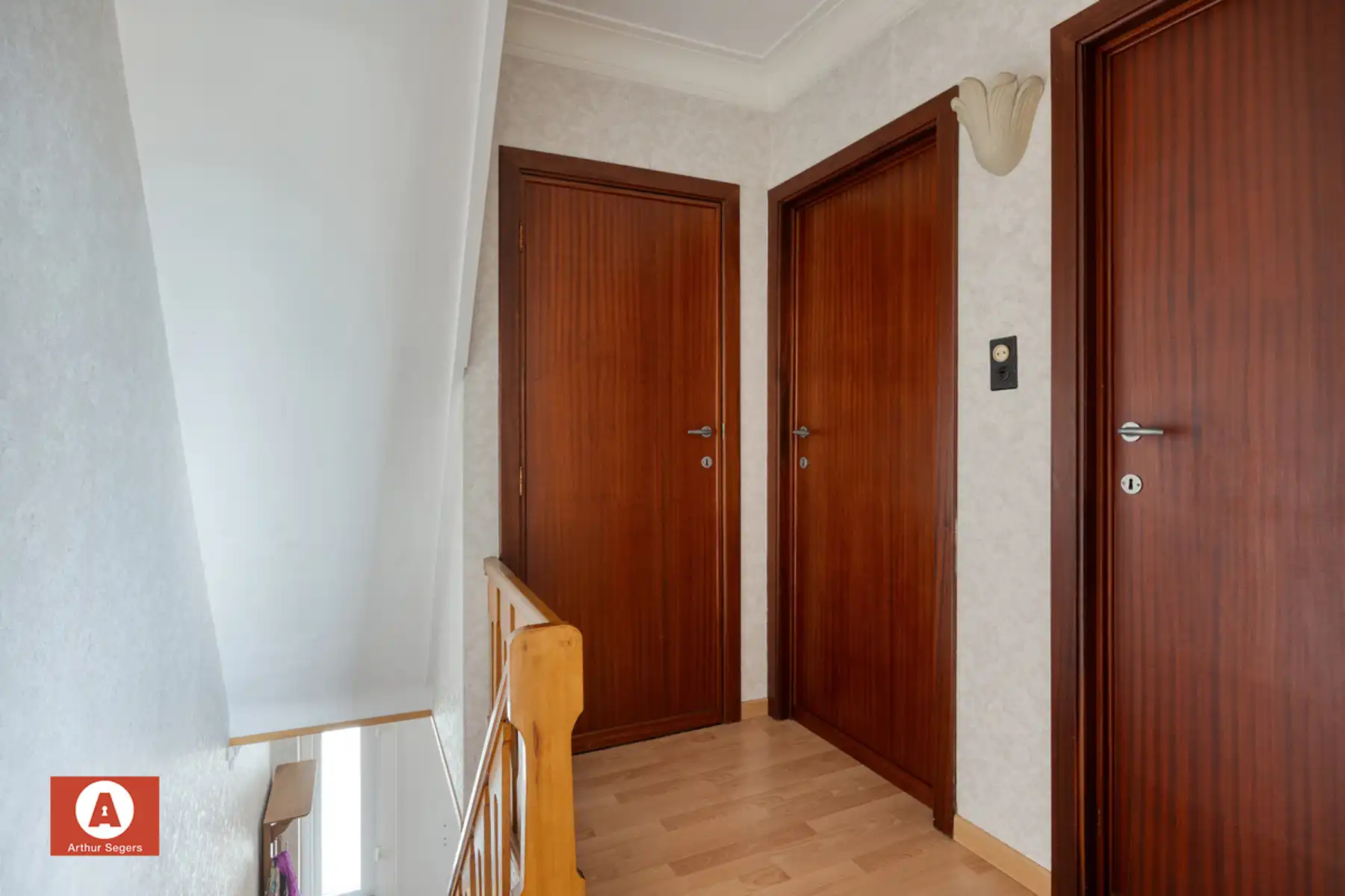 Solide te renoveren woning nabij het centrum van Buggenhout foto 14