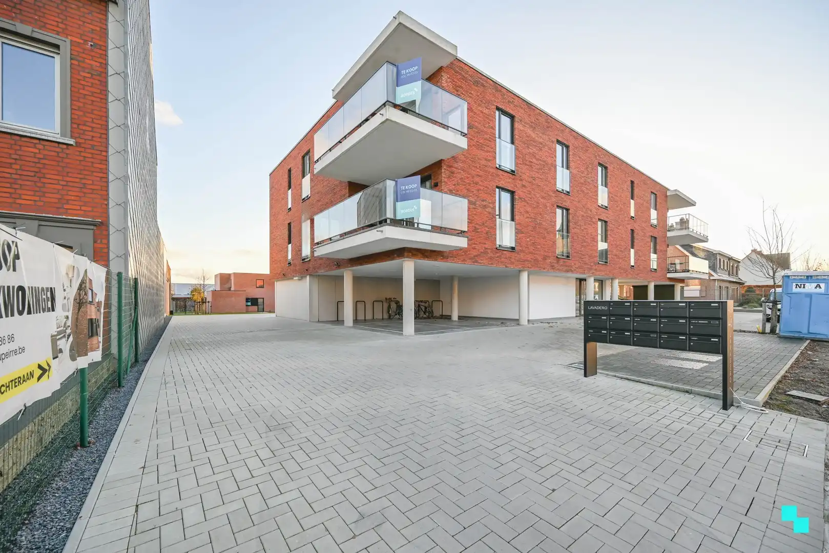 hoekappartement met aangenaam terras foto 2
