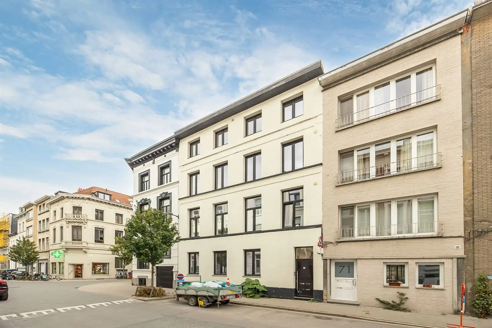 Gemeubeld wonen met terras in hartje Harmonie foto 19