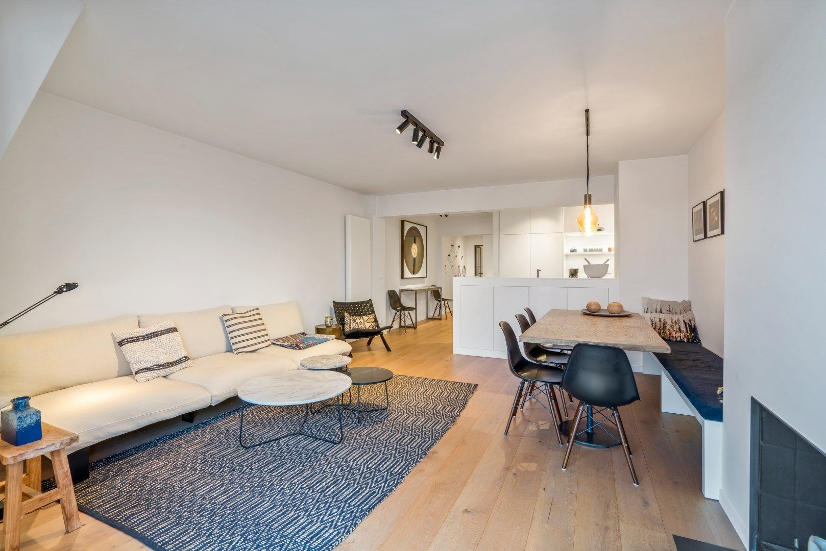 Uitstekend gelegen appartement met 3 slaapkamers in hartje Zoute op de Kustlaan aan de minigolf foto 3