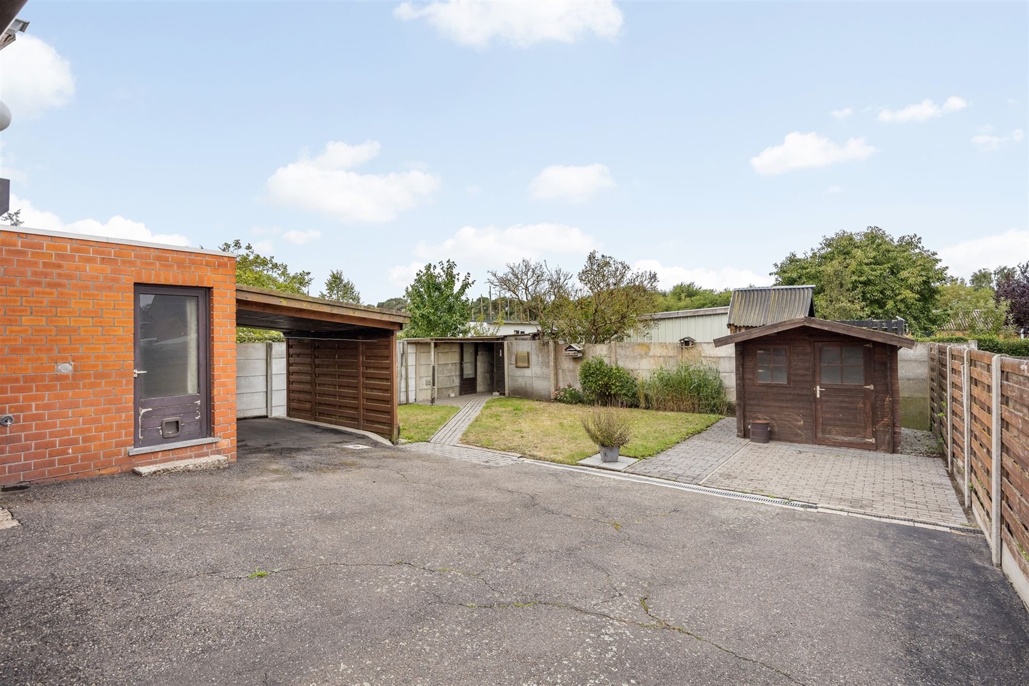 PERFECT ONDERHOUDEN GELIJKVLOERSE WONING OP IDEALE LIGGING foto 18