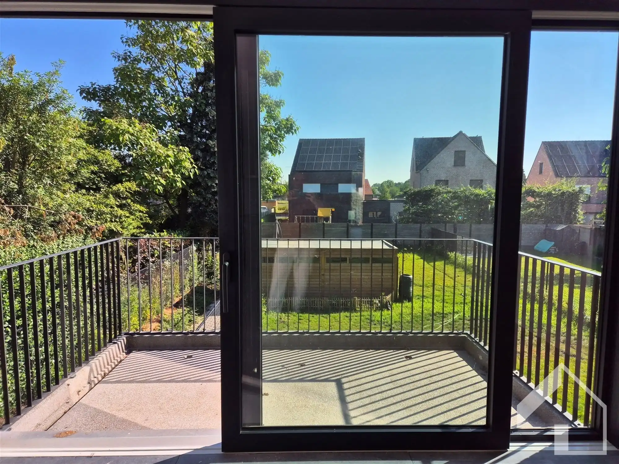 Nieuwbouwappartement op 1e verdieping met lift, 2 slaapkamers, autostaanplaats en kelder foto 10