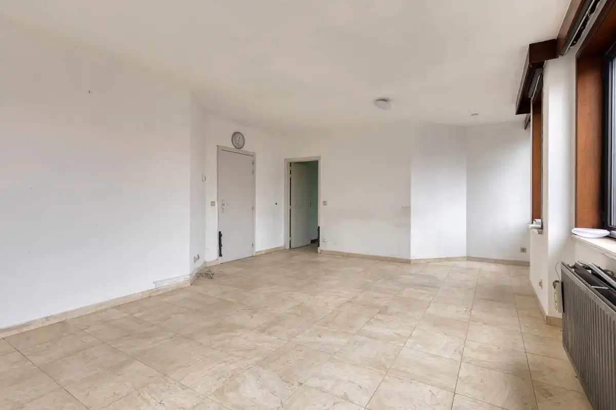 Functioneel en zonnig te renoveren appartement met drie slaapkamers en groot terras foto 7