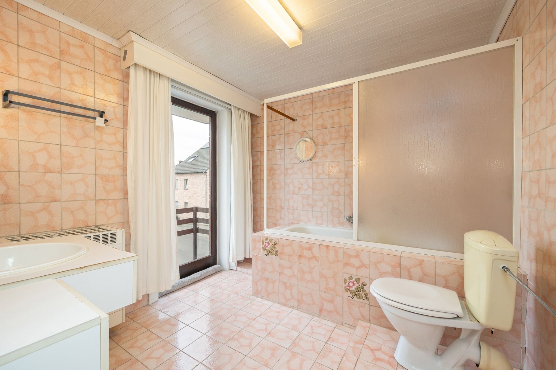 Ruime karaktervolle woonst met magazijn bij Berlare centrum foto 9