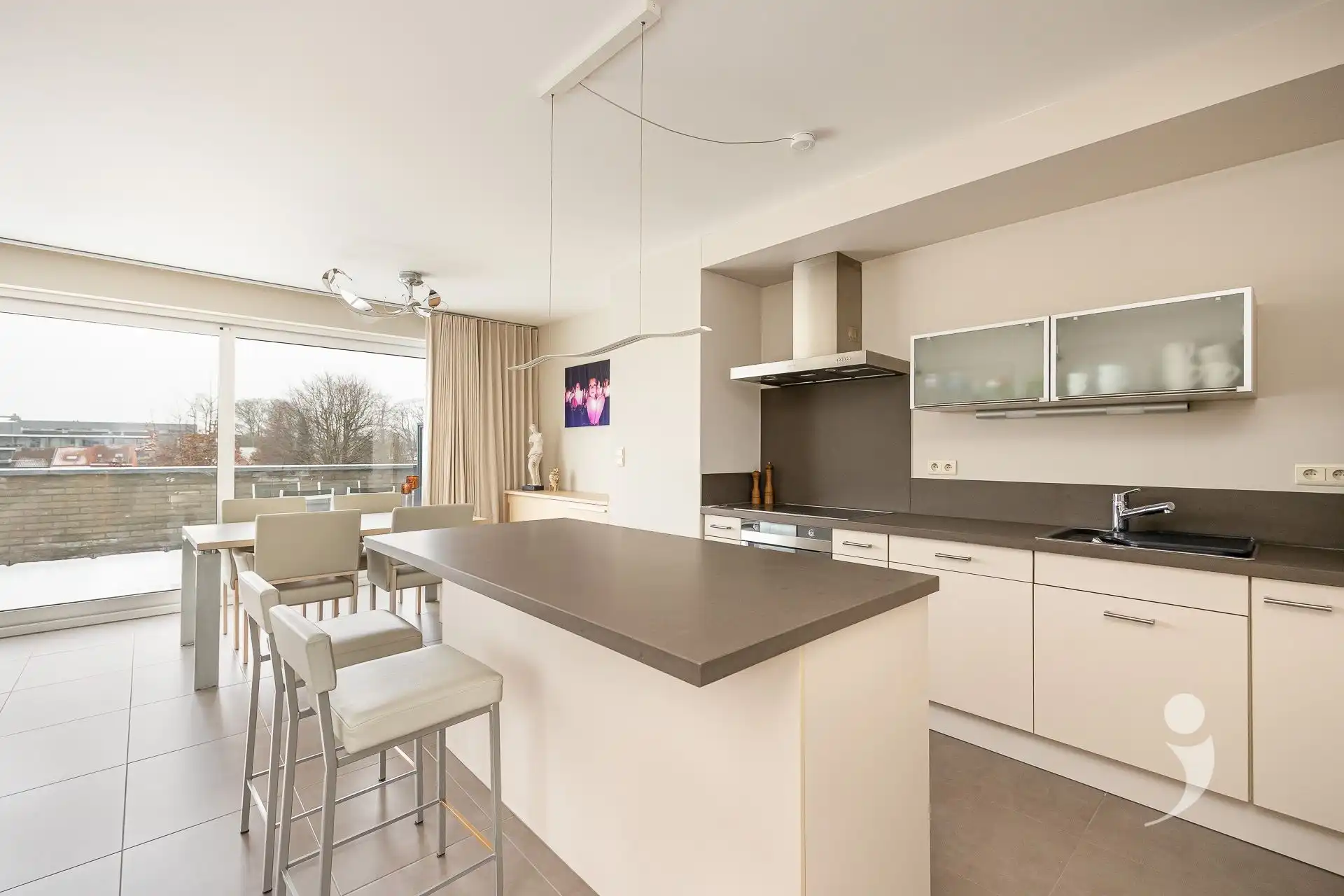 Luxueuze penthouse met ruim terras foto 17