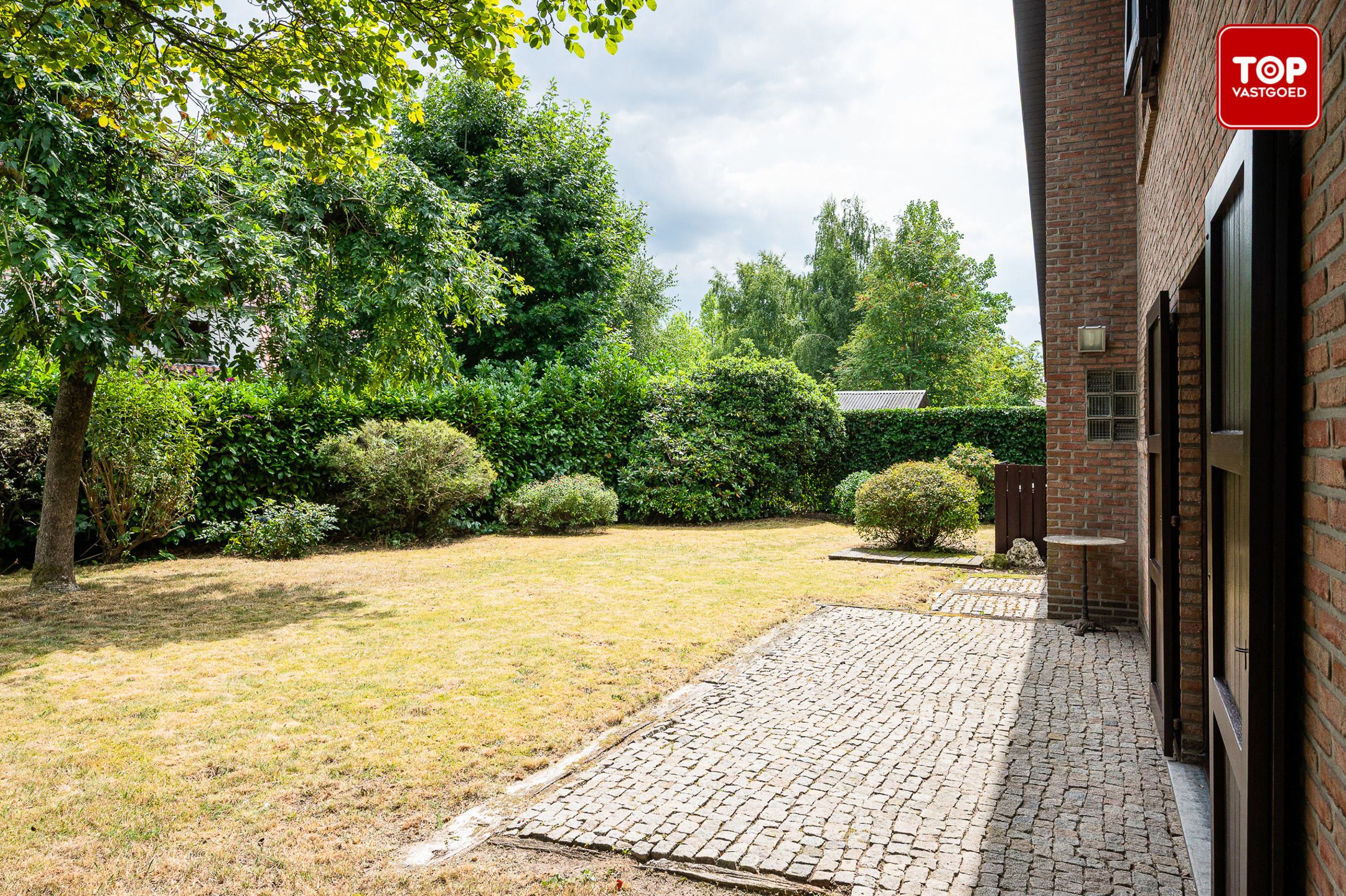 Alleenstaande villa met 4 slaapkamers in groene omgeving foto 8