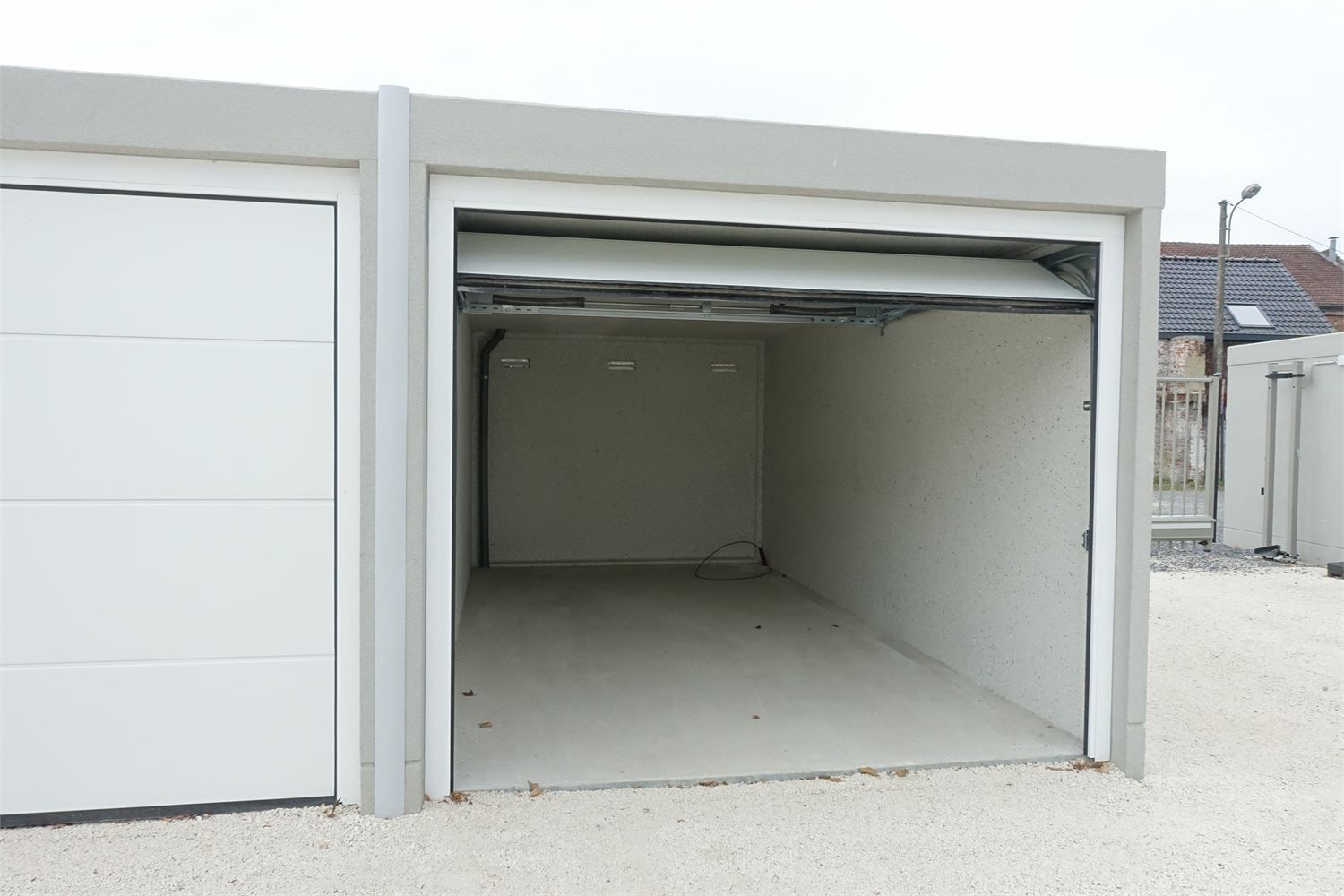 Te huur: Garageboxen te Sint-Rochus.(16m2) foto 4