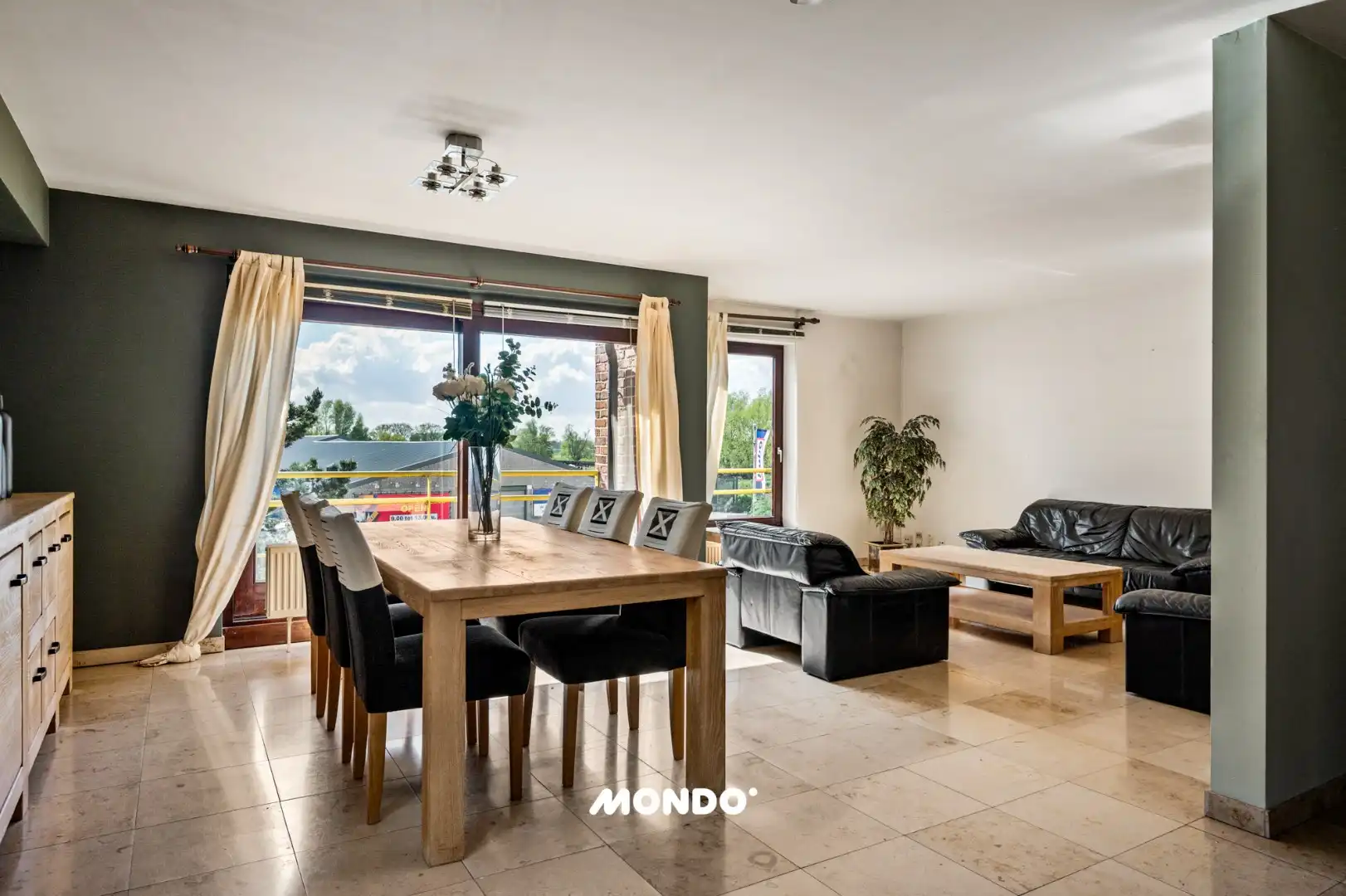 Ruim en lichtrijk appartement met 3 slaapkamers! foto 2