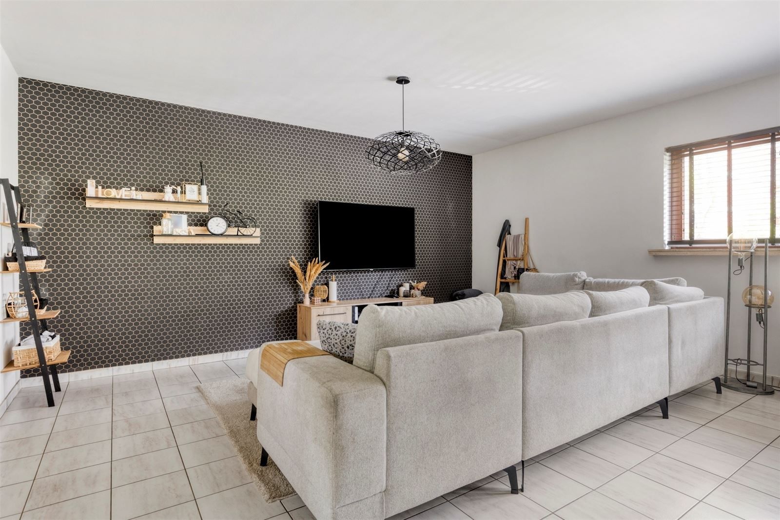 Appartement met terras en bijhorende garagebox foto 4