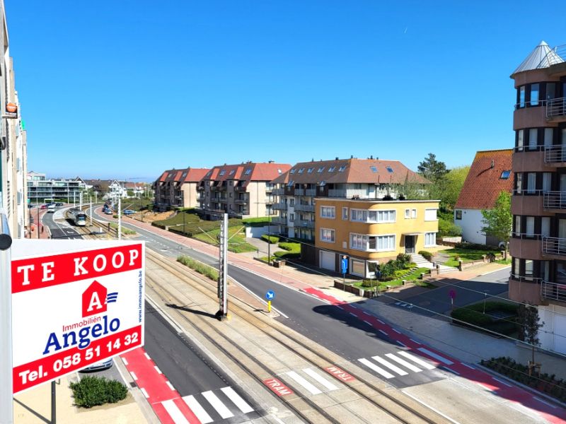 Volledig gerenoveerde studio met slaaphoek te koop foto {{pictureIndex}}