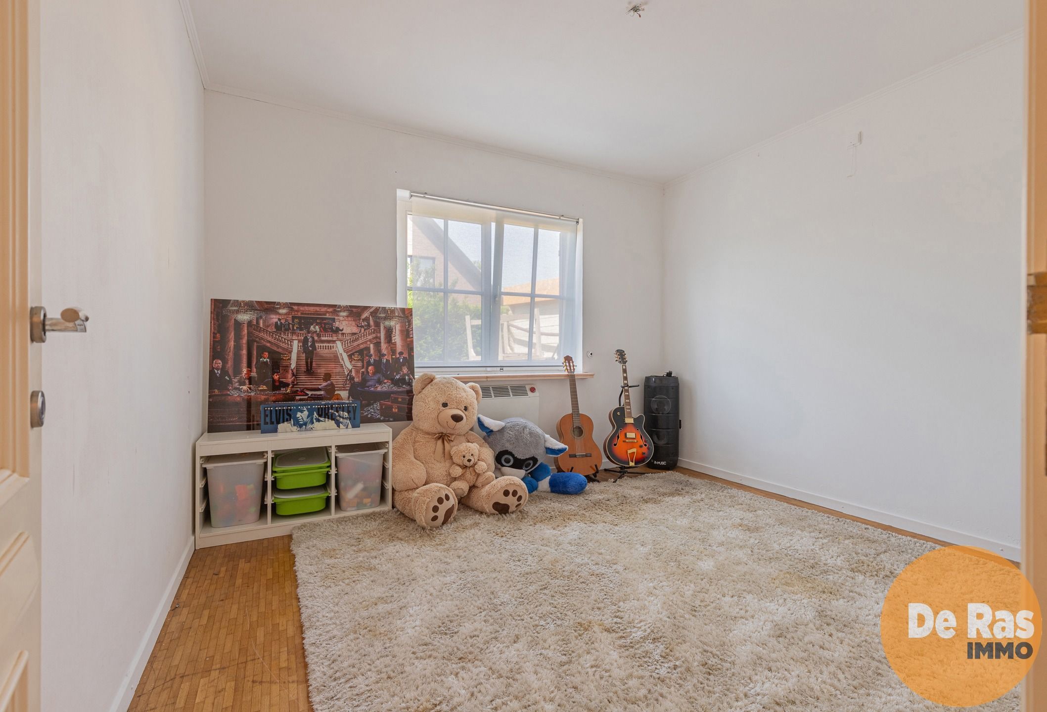 BURST – Ruime bungalow met zwembad en aparte woonruimte foto 12