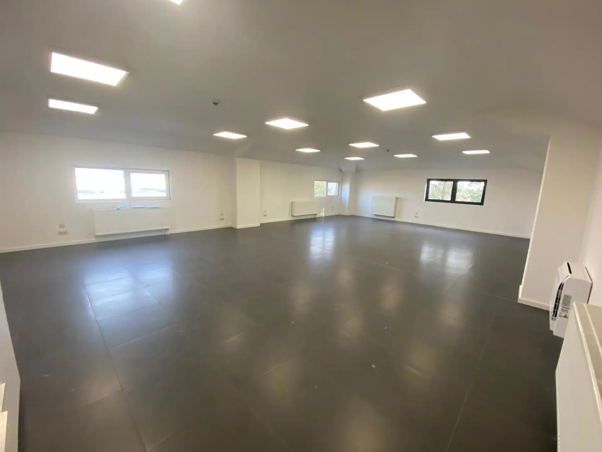 Gerenoveerd kantoor 251 m² te huur in Temse  foto 14