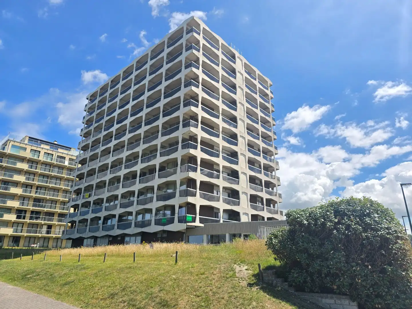 Hoekappartement met zeezicht 1 slpk + slaaphoek  foto 2
