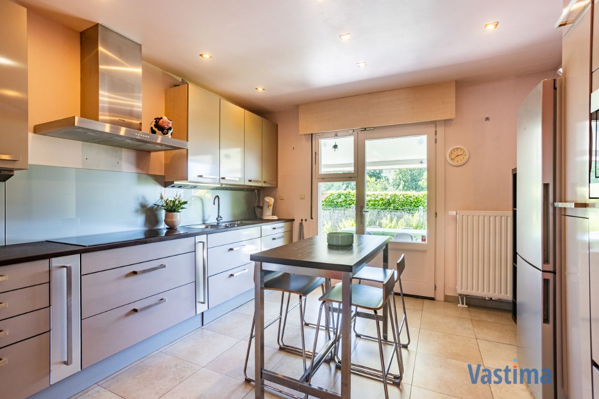 Bungalow in een oase van ruimte en rust in het hart van Ternat – ideaal voor gezinnen, kangoeroe wonen of vrij beroeper. foto 9