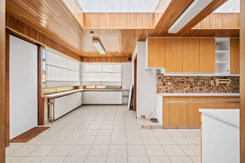 Ruime woning van 260m² op 4a25ca met 4 slaapkamers foto 10