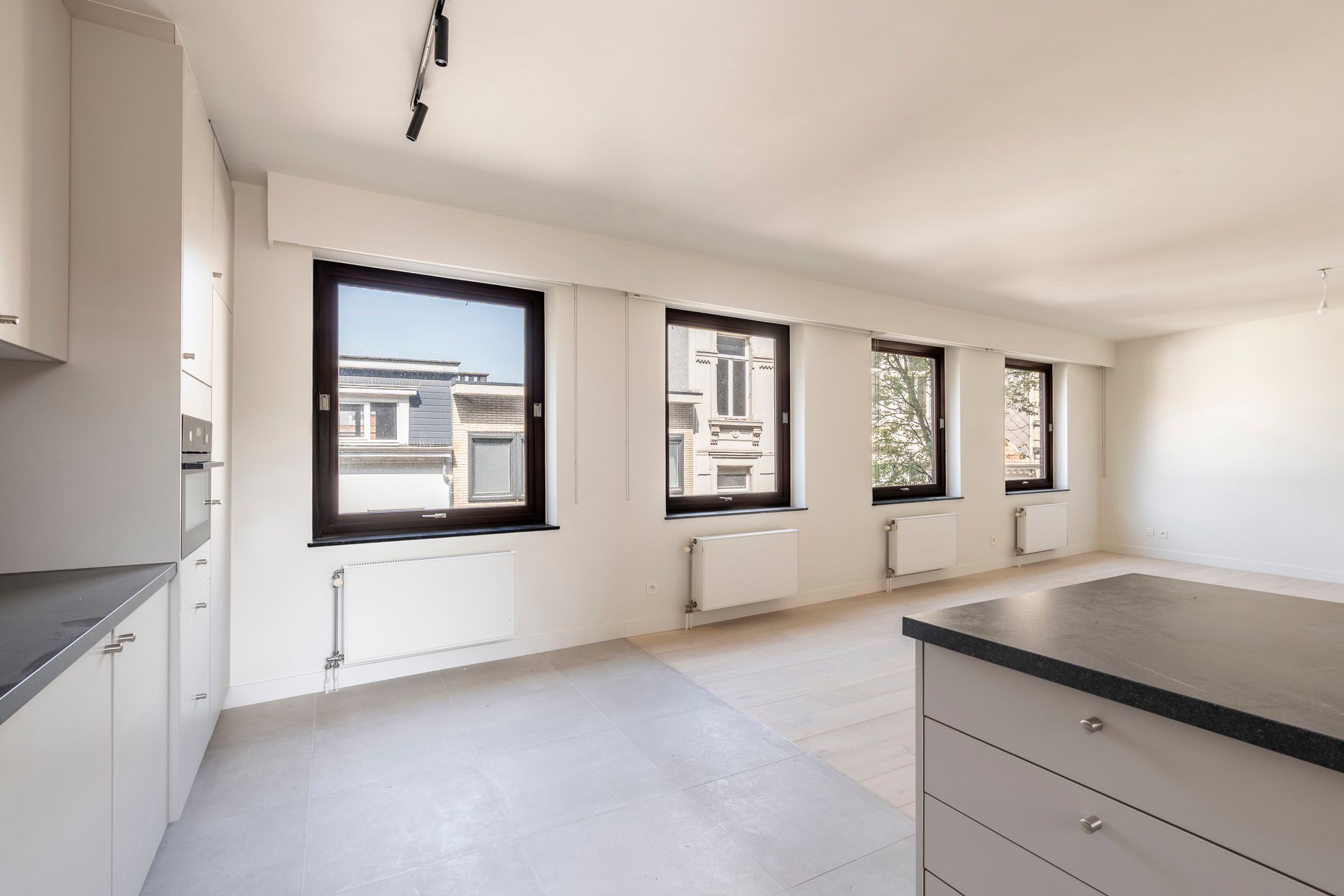Gerenoveerd appartement 148m² met  groot zonneterras  foto 8
