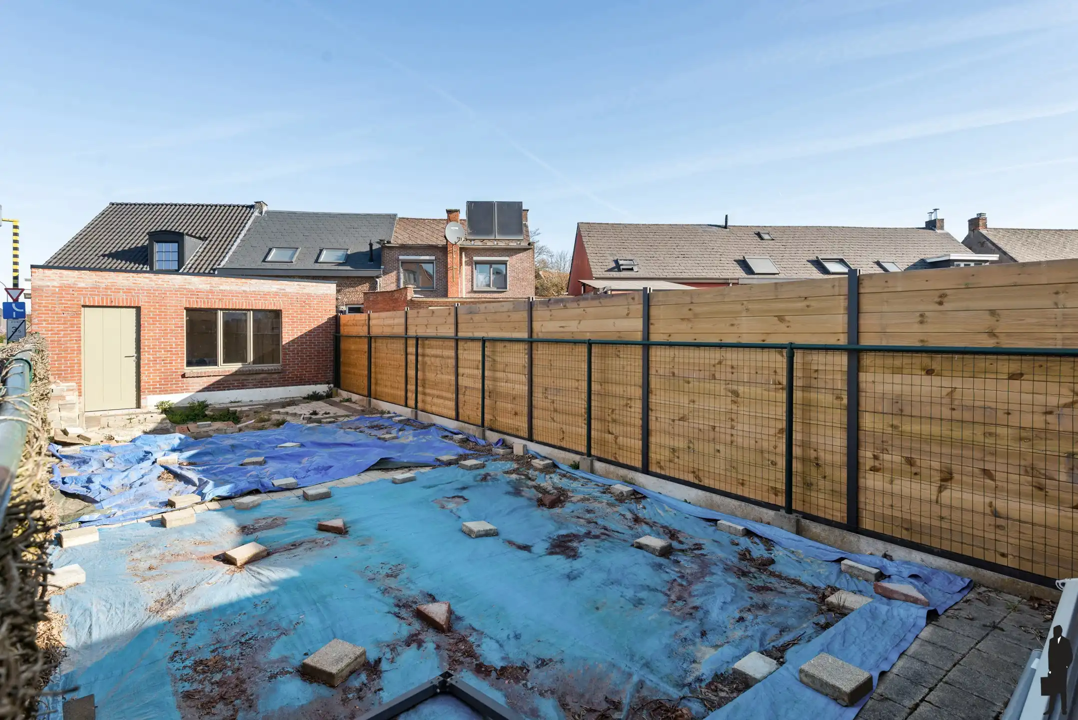 Af te werken gebouw in het centrum van Kontich-Kazerne foto 13