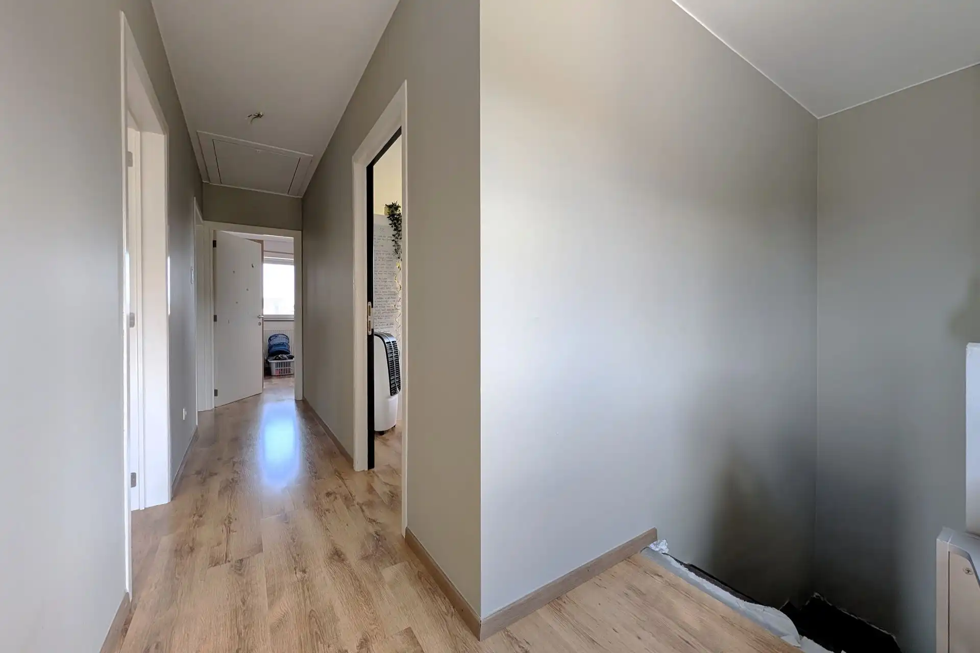 Instapklare halfopen woning met 3 slaapkamers en zwembad te Bilzen foto 11