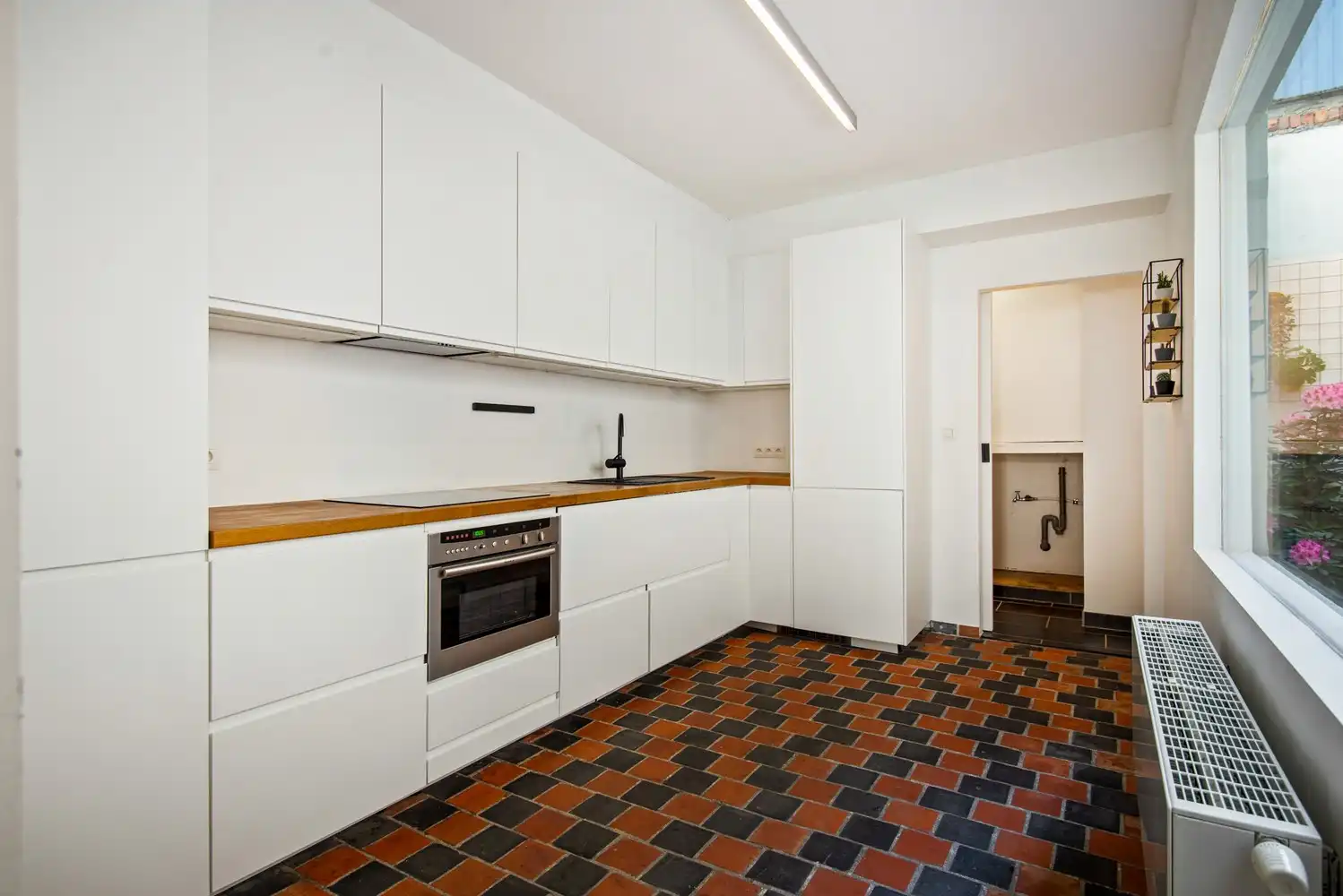 Ruime en instapklare gezinswoning met 4 slaapkamers in Wilrijk foto 9