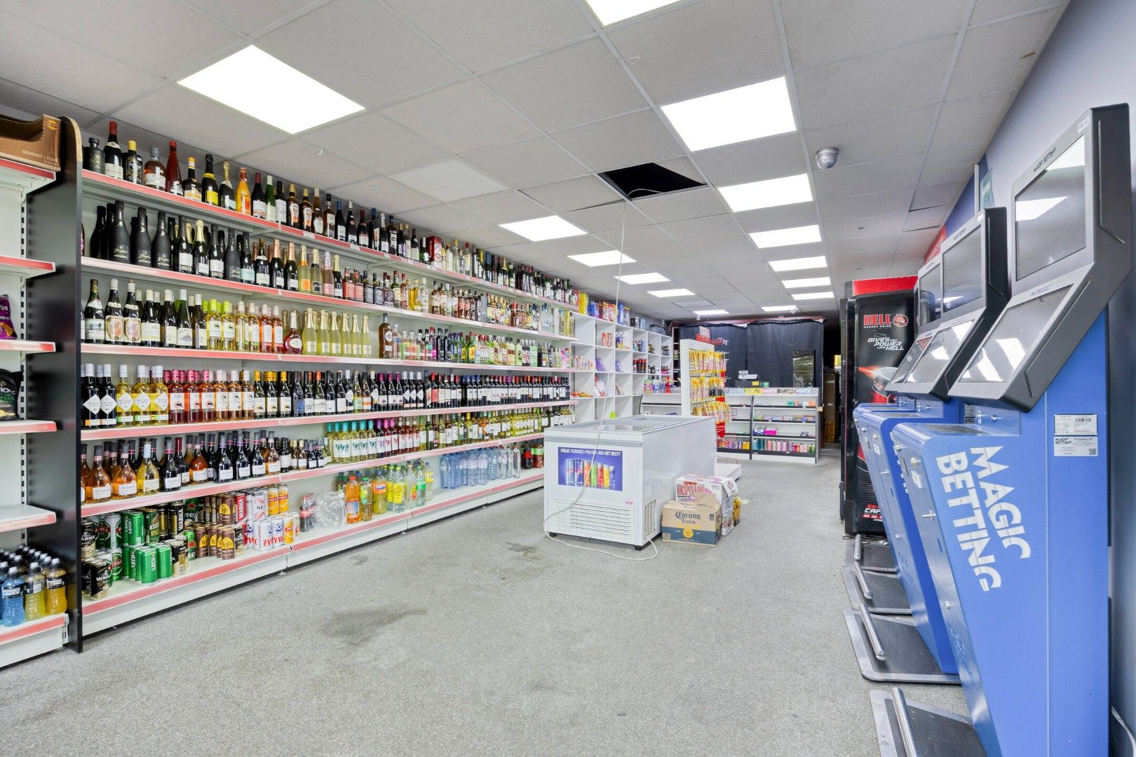 Uitstekend gelegen handelspand met meerdere mogelijkheden foto 4