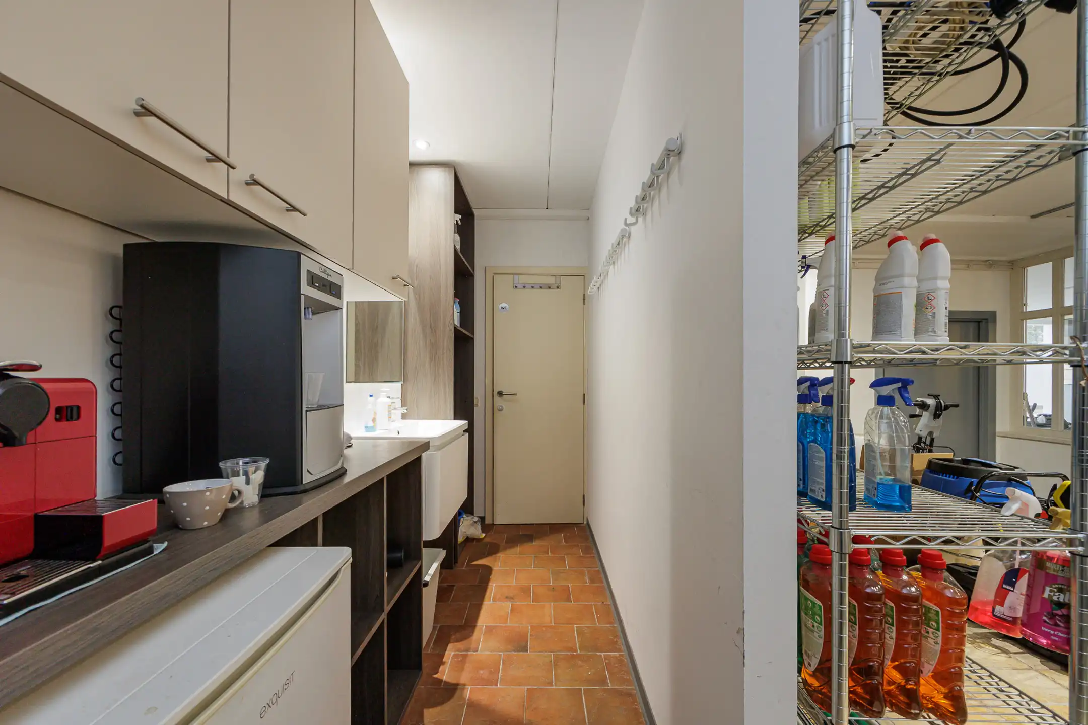 Gunstig gelegen kantoorruimte te huur foto 6