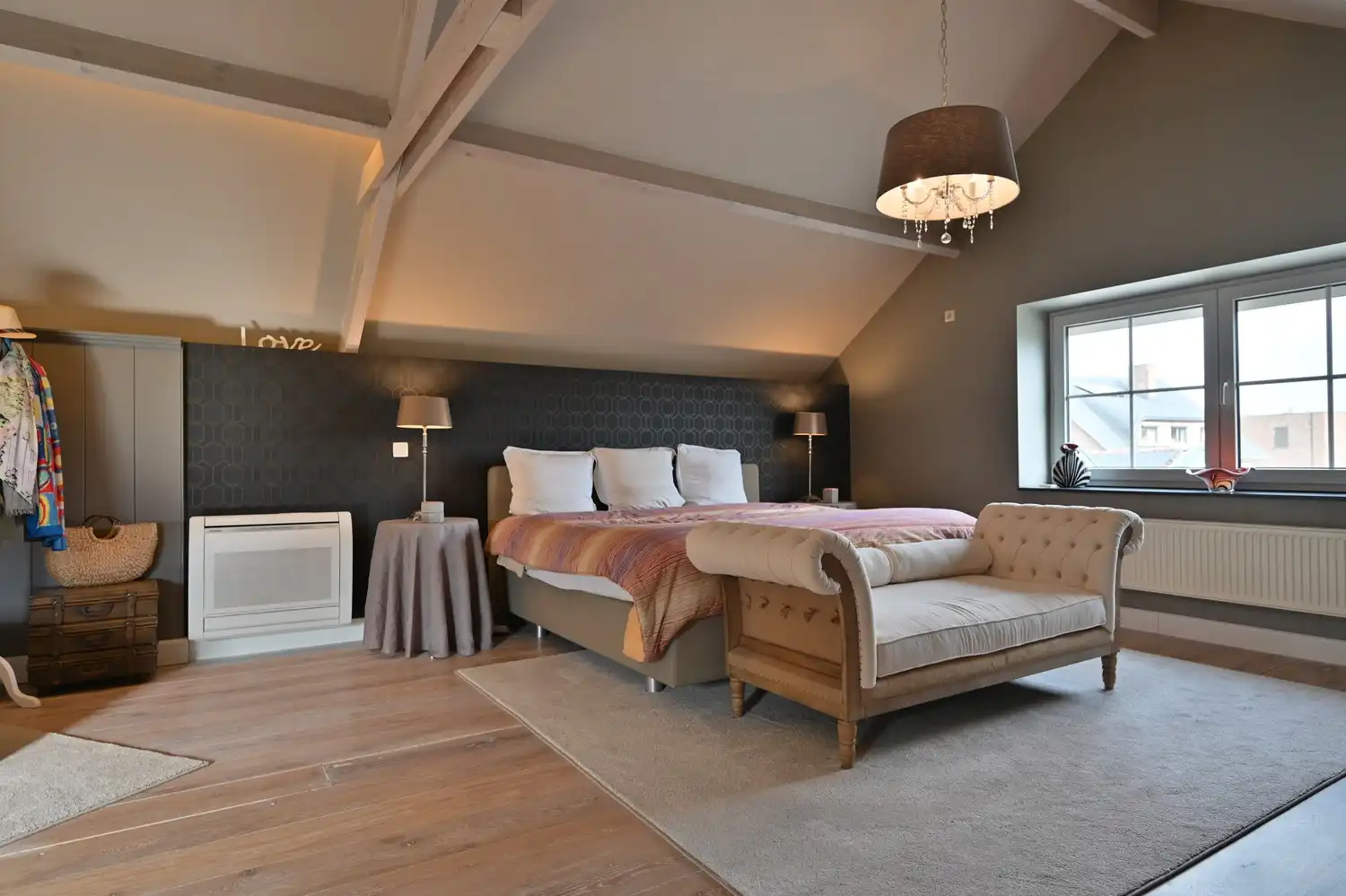 Royale, karaktervolle woning met 5 slaapkamers en 4 badkamers aan de grens met Maastricht foto 18