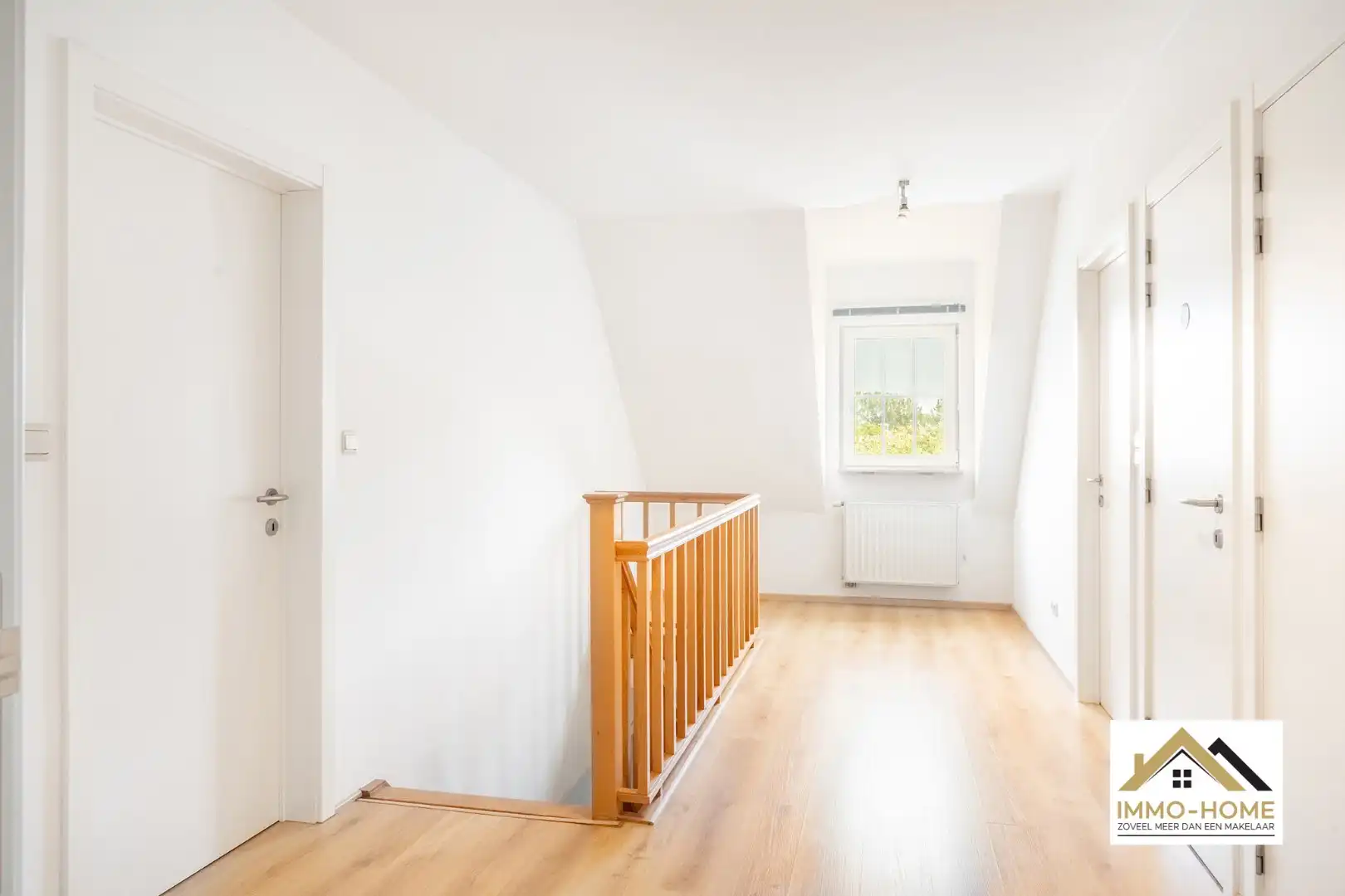 Jonge prachtige woning met enorm volume!! foto 16