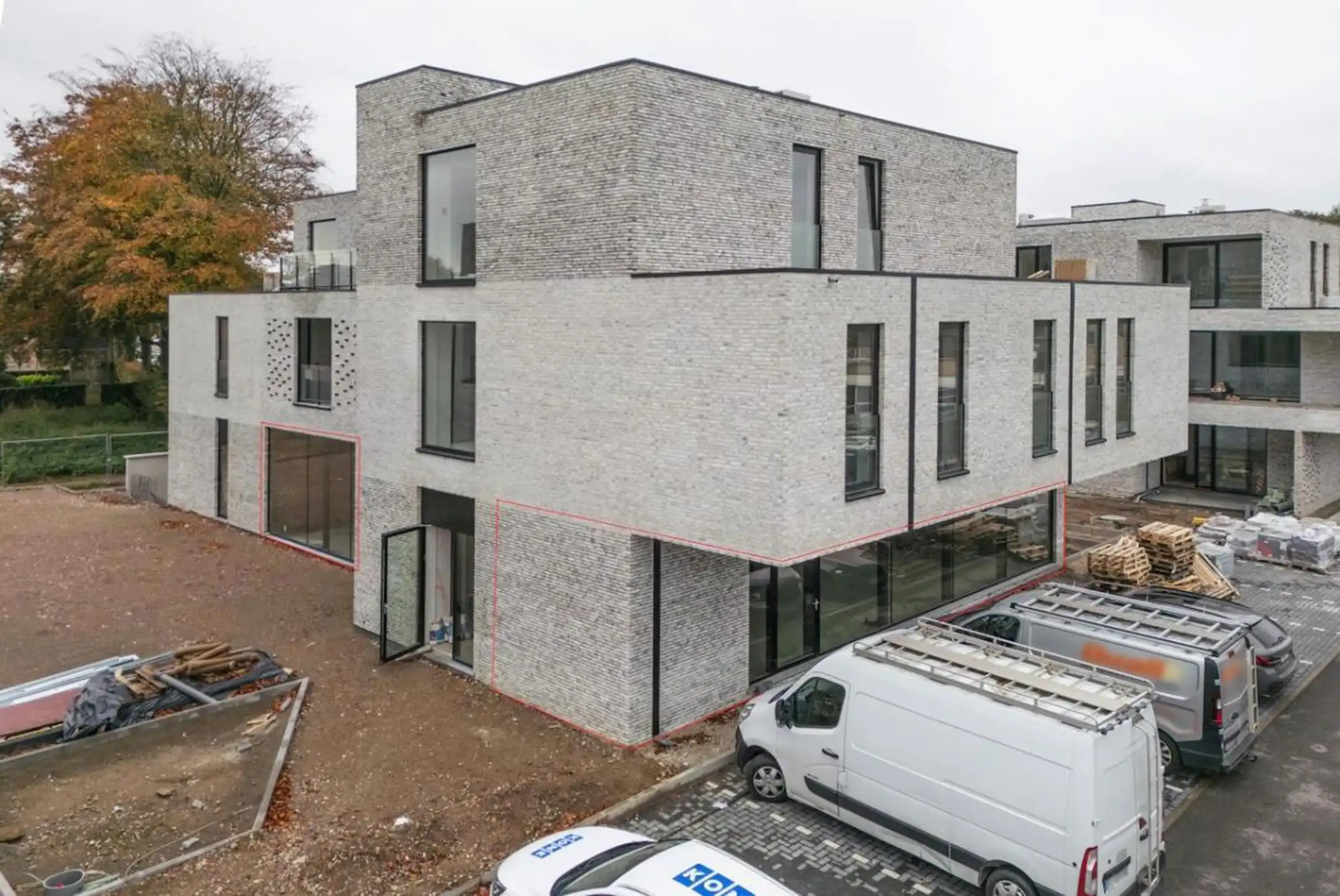 Kantoor - handelsgelijkvloers (250m²) in het centrum van Ham foto 2