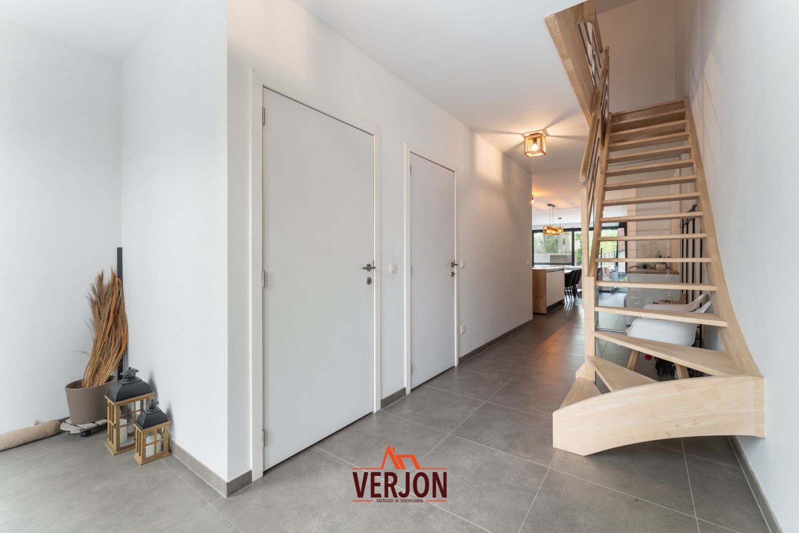 Prachtige woning met 4 slaapkamers, carport en zonnepanelen nabij centrum Ingelmunster foto 3