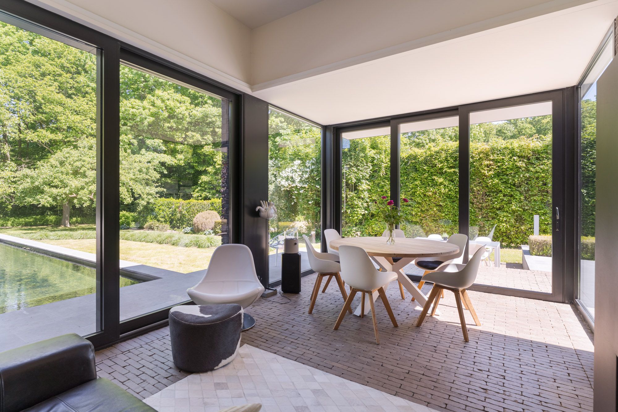 Exclusieve villa met tijdloze klasse, zwemvijver en zicht op groen te Hasselt ! foto 15