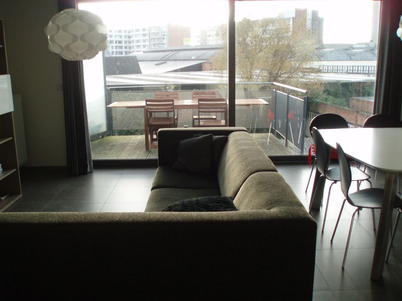 Ruim appartement met terras en binnen autostaanplaats foto 5