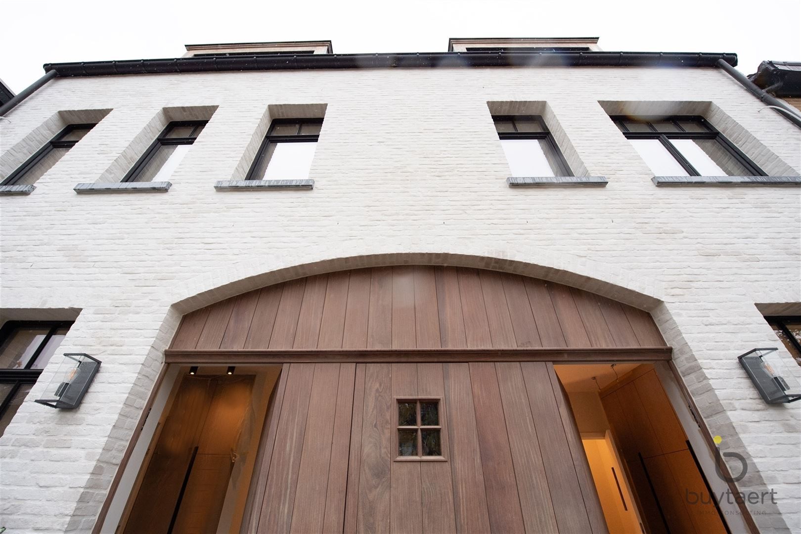 Duurzaam en stijlvolle nieuwbouw rijwoning + tuin! foto {{pictureIndex}}