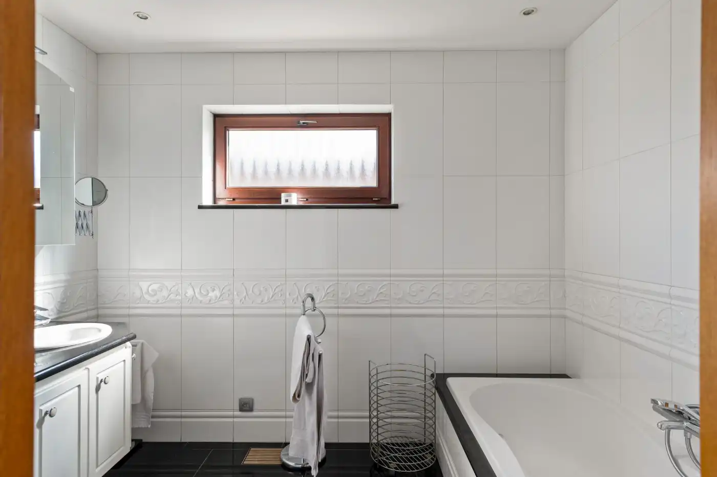 Instapklare, vrijstaande woning met 4 slpk., garage en grote tuin foto 18