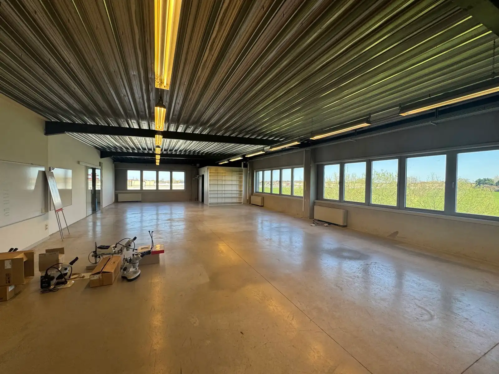 Kantoren / Multifunctionele Ruimte te Huur foto {{pictureIndex}}