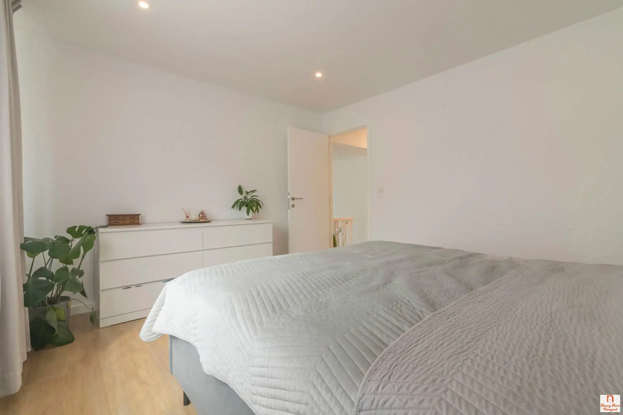 Ruime, vernieuwde woning met terras en tuin in Koersel foto 20