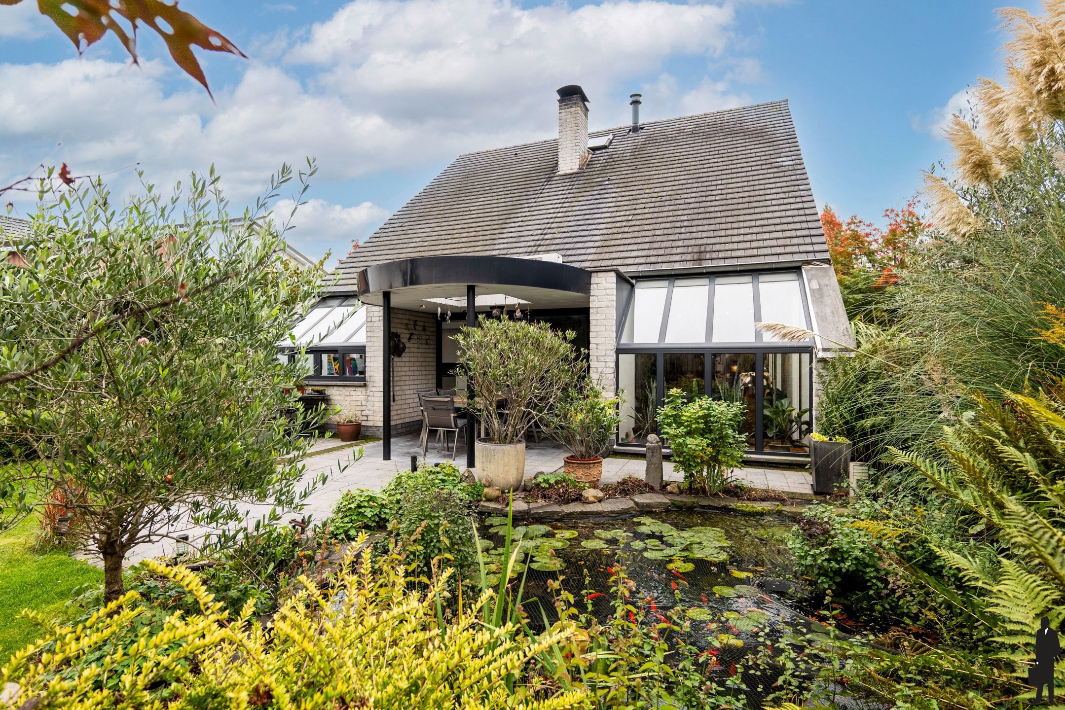 Instapklare gezinswoning met 3slks, tuin en garage op 563 m² foto 29