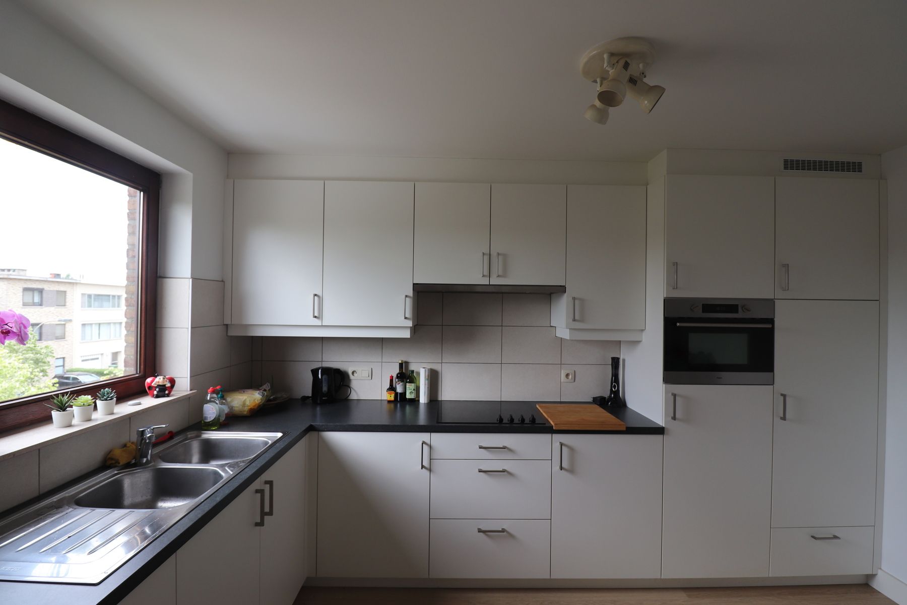 Gerenoveerd appartement op de 2de verdieping met 2 slaapkamers, terrassen en garage. foto 12