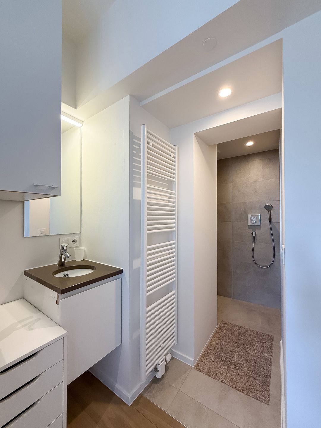 Zeedijk | Frontaal zeezicht – 2 slaapkamers – gerenoveerd foto 15