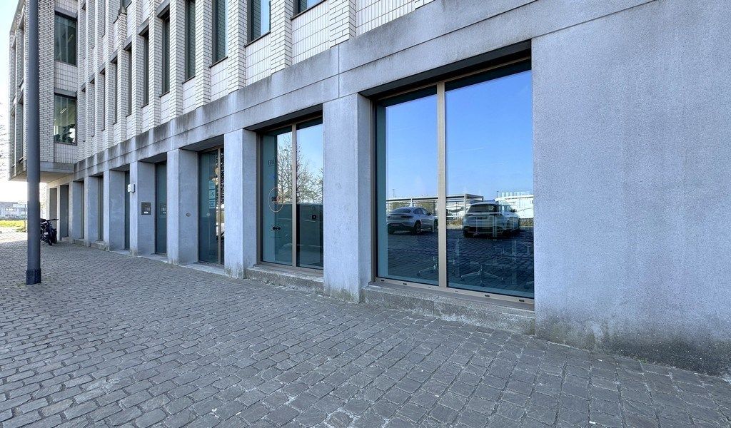 Instapklaar gemeubeld kantoor op 't Eilandje in Antwerpen foto 11