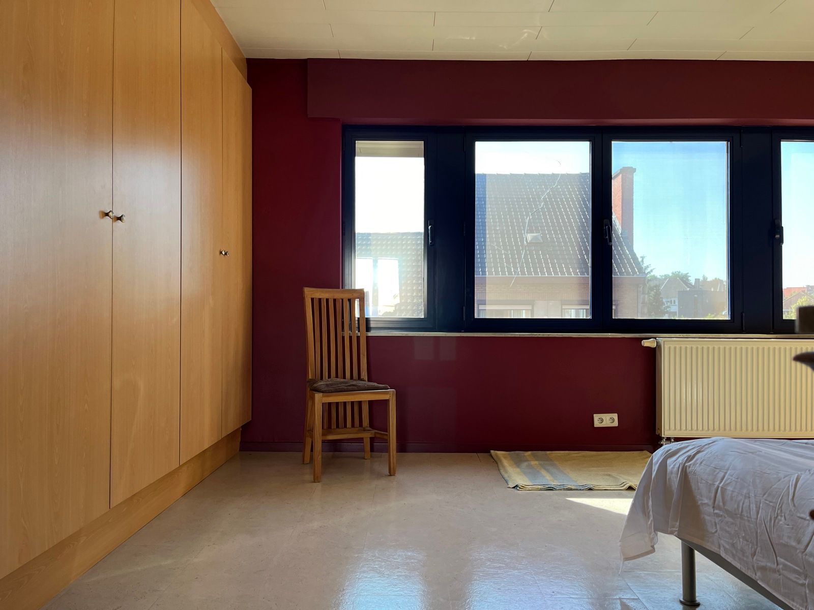 grote woning met mooie tuin foto 16