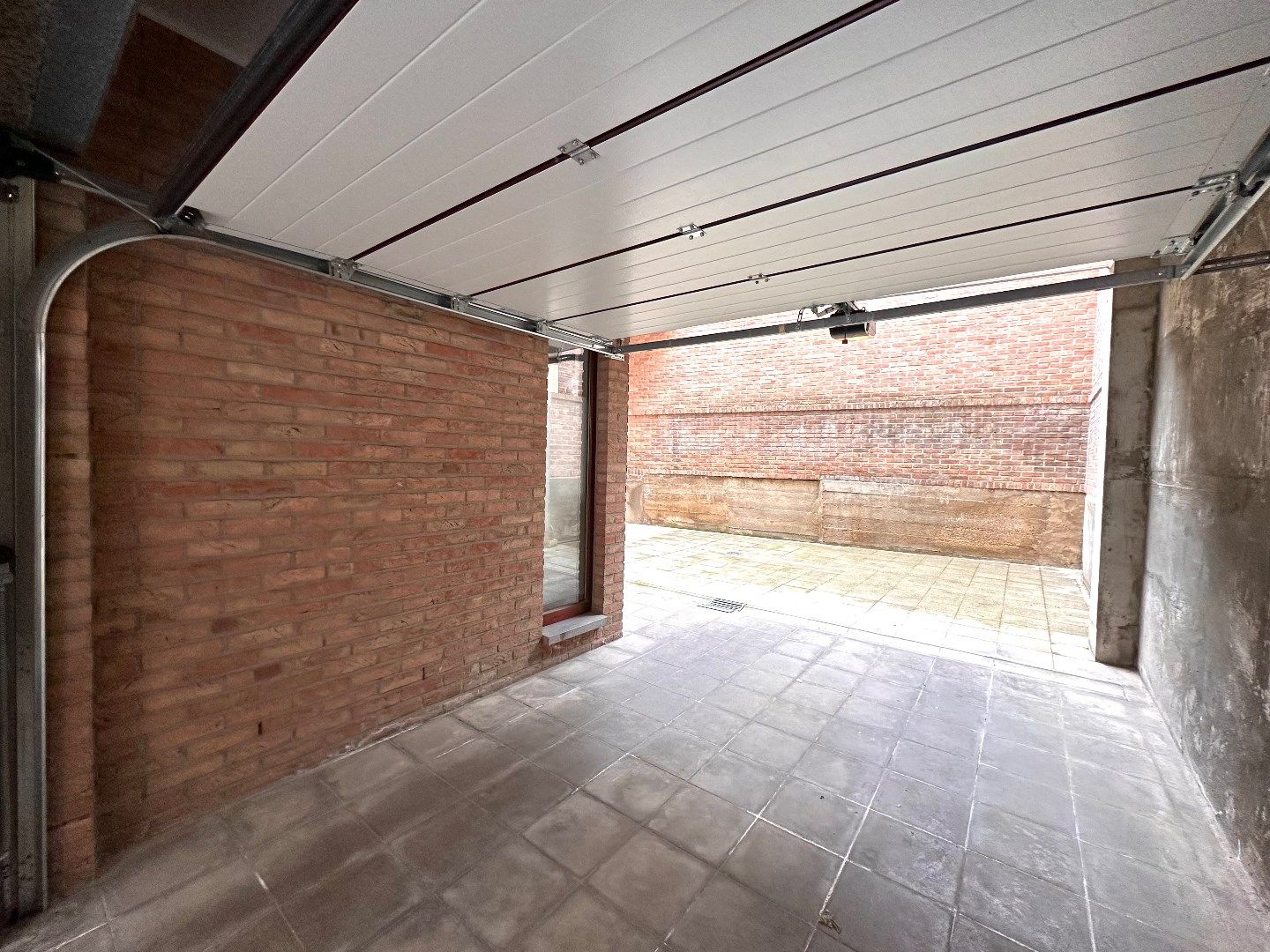 Ruim appartement met garage, terras en kelder in het centrum van Tongeren foto 16