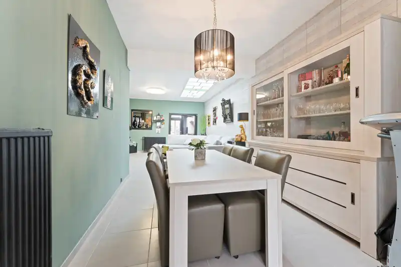 Beveren Roeselare : Nabij de kerk in Beveren ruime burgerwoning in lichte art-decostijl met 4 slaapkamers en zonnige tuin opp. 270 m² foto 3