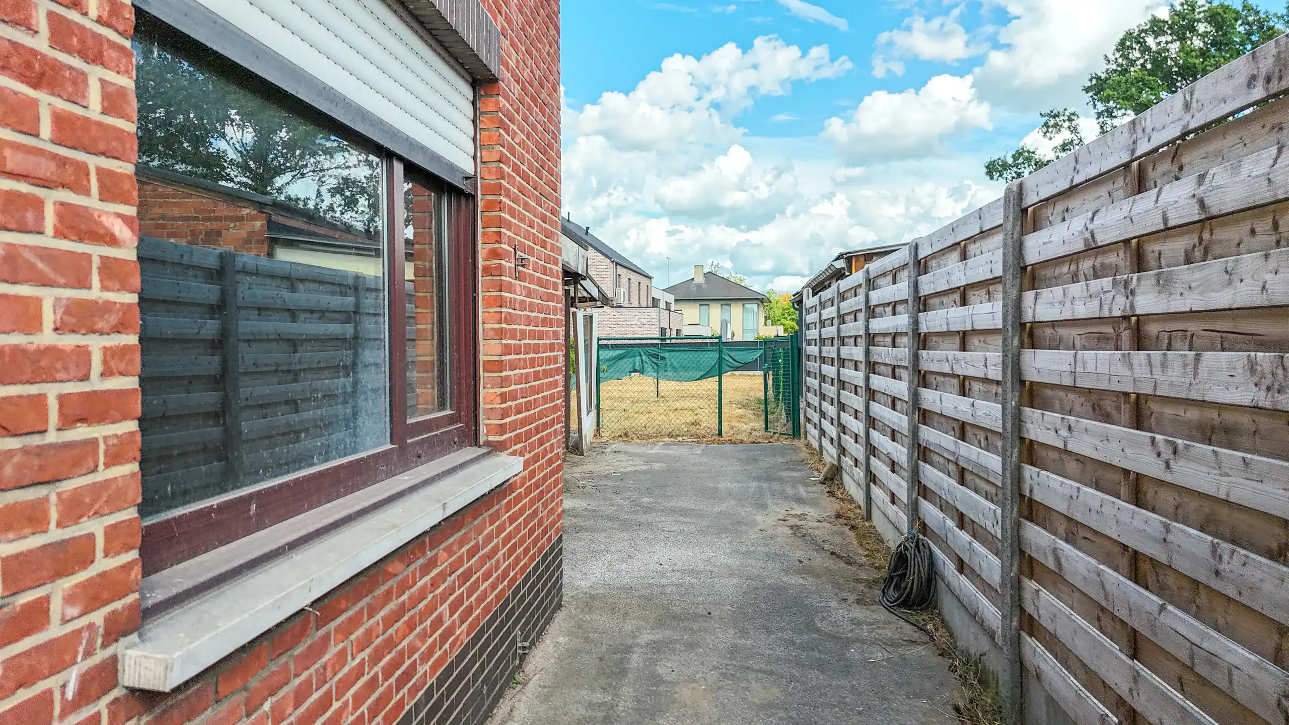 Open bebouwing met 4 slaapkamers op toplocatie! foto 34