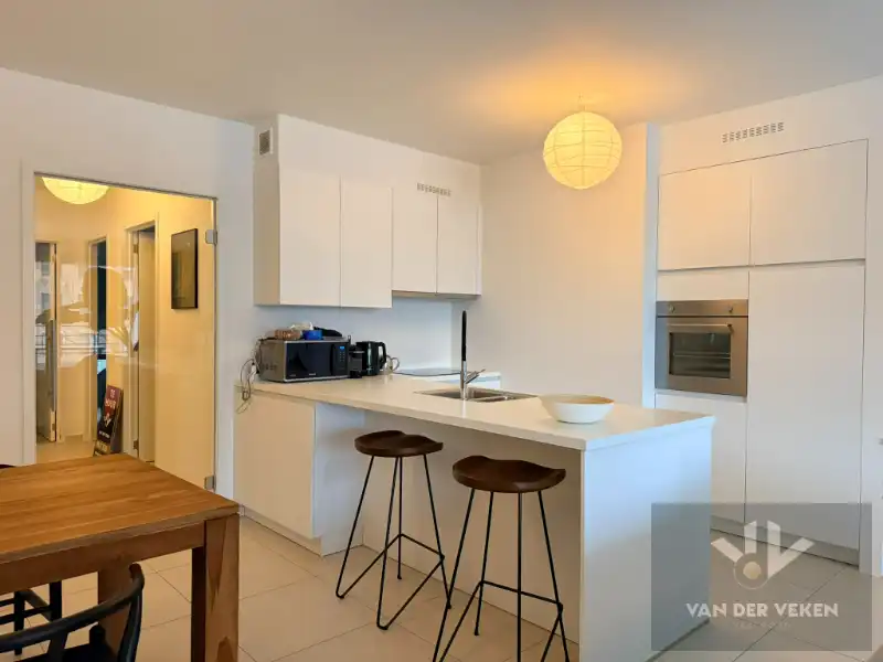 2 slaapkamer appartement met zicht op het scheepvaartplein en naar het water! foto 5