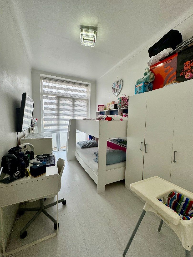 Licht en ruim 2-slaapkamerappartement te koop in Laken foto 16