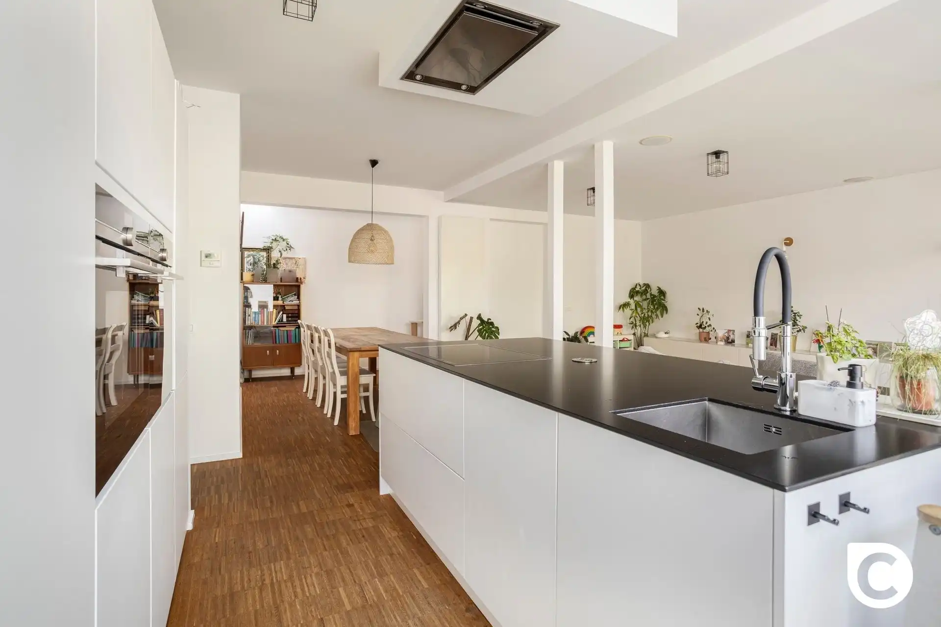 Prachtig gerenoveerd Loftappartement 2 slp en magazijn/handelsruimte foto 5