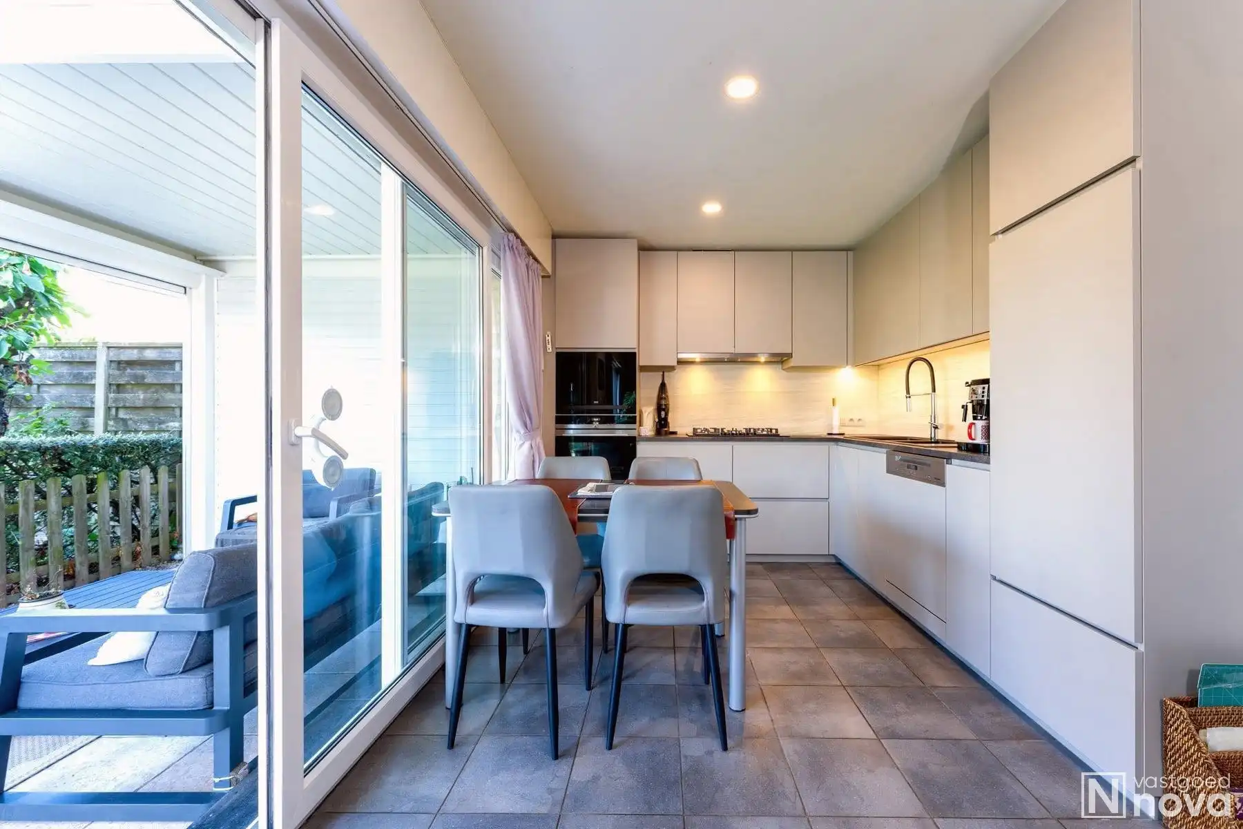 Instapklare energiezuinige half-open woning met zonnige tuin foto 8